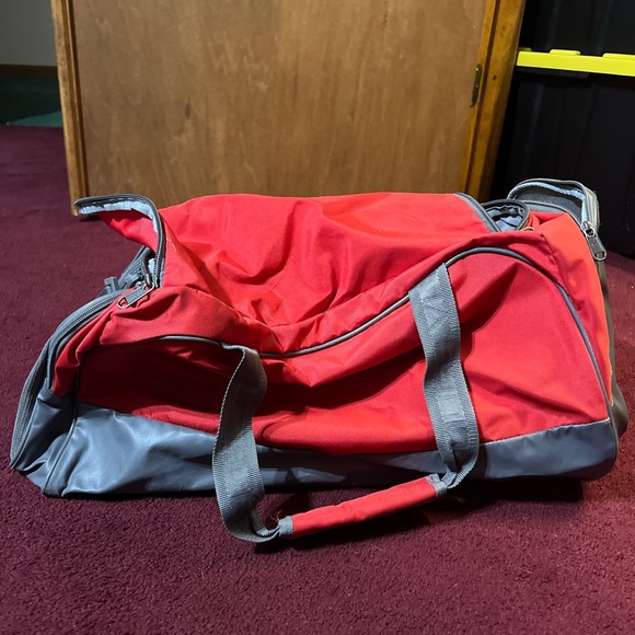 under armor duffel bag - Picture 4 of 4